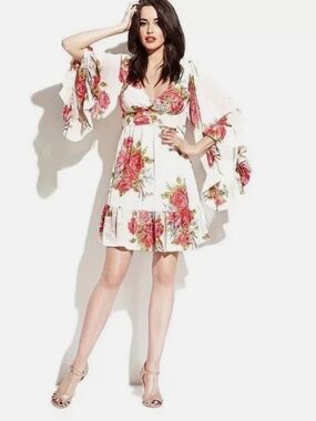 Betsey Johnson Bambi Boho Chiffon Floral & Black Bell Sleeve Dress. Size 12